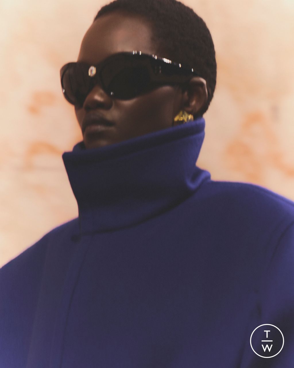 Fashion Week Paris Fall/Winter 2025 look 19 from the Saint Laurent collection womenswear accessories