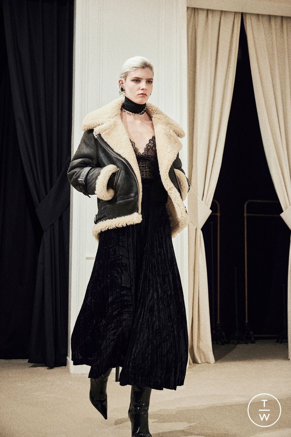 Fashion Week Paris Pre-Fall 2023 look 13 from the Saint Laurent collection 女装