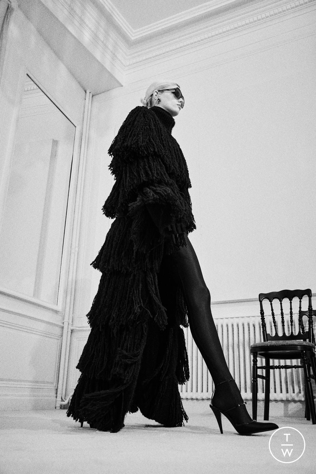 Fashion Week Paris Pre-Fall 2023 look 54 from the Saint Laurent collection 女装