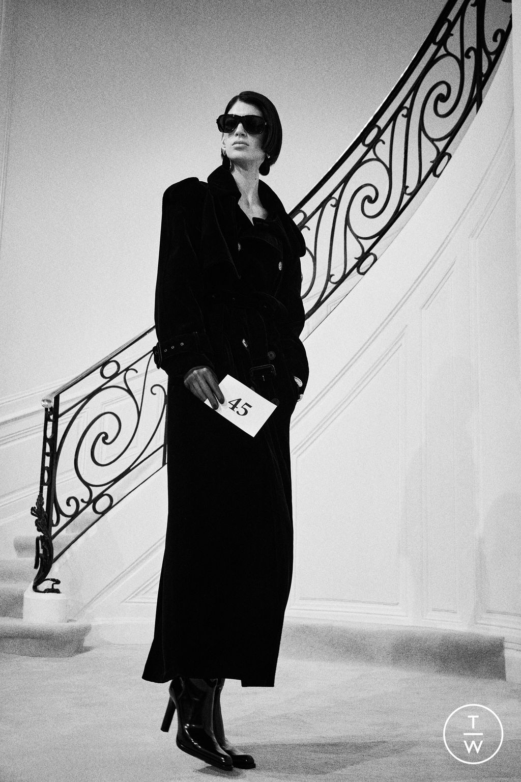 Fashion Week Paris Pre-Fall 2023 look 66 from the Saint Laurent collection 女装