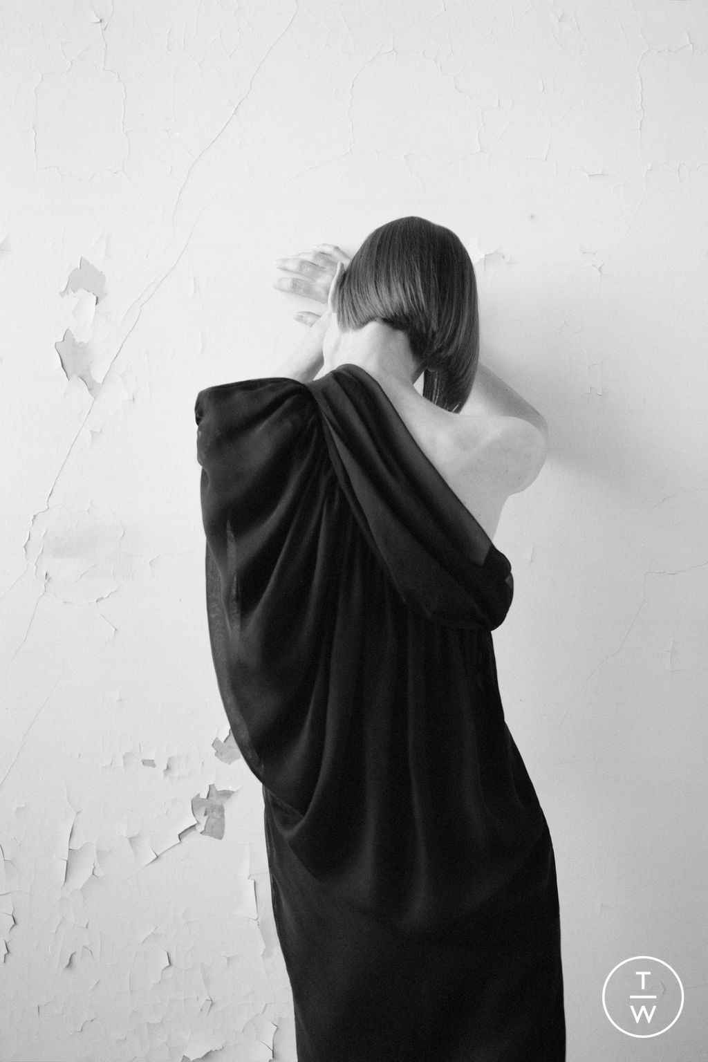 Fashion Week Paris Resort 2024 look 41 from the Saint Laurent collection womenswear