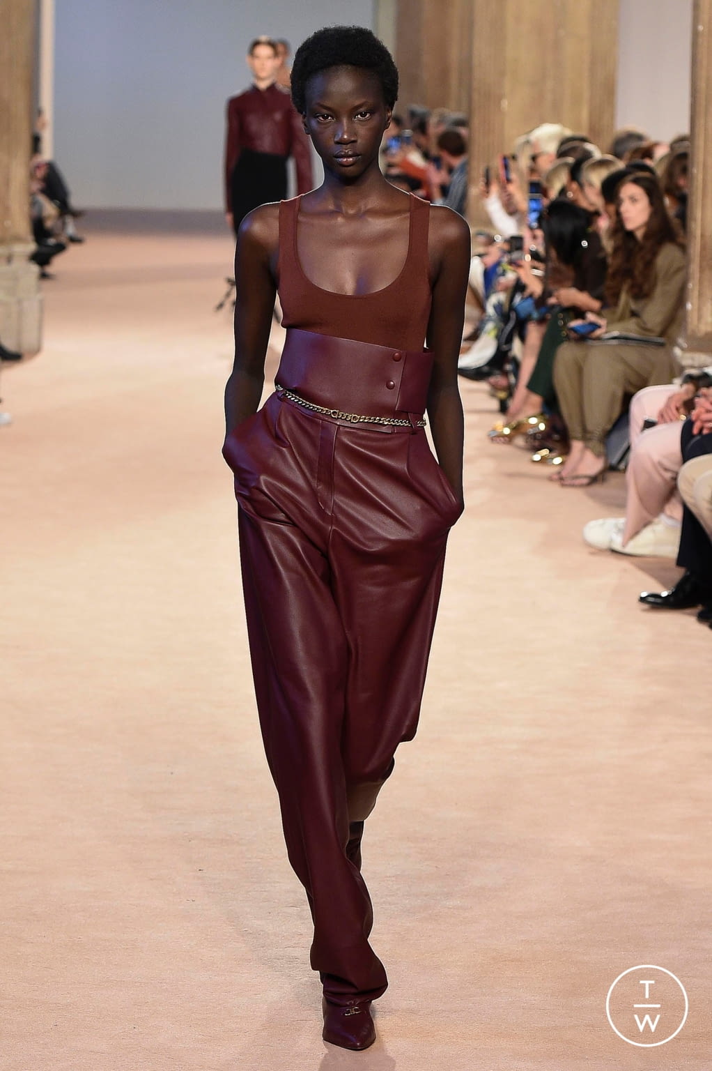 Fashion Week Milan Fall/Winter 2020 look 36 de la collection Salvatore Ferragamo womenswear