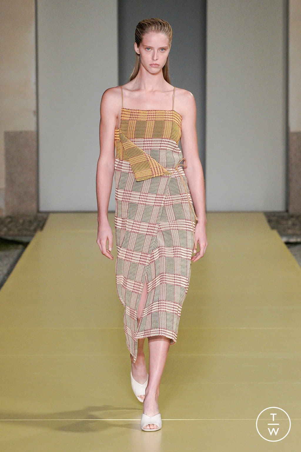 Fashion Week Milan Spring/Summer 2021 look 8 from the Ferragamo collection womenswear