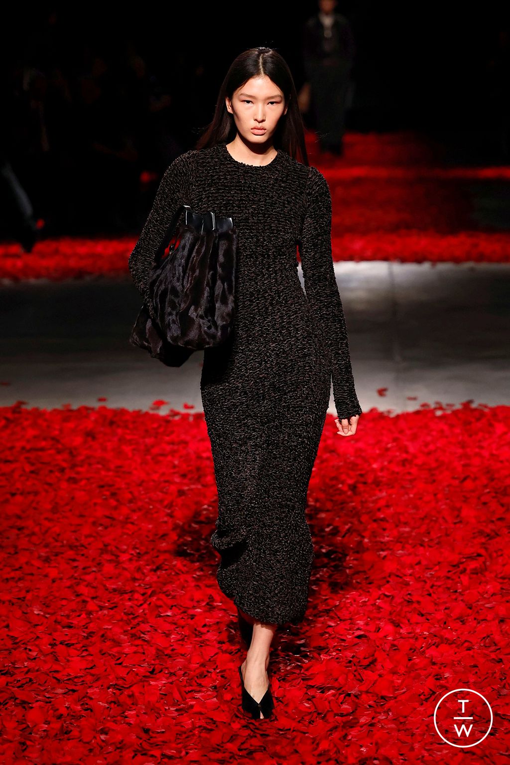 Fashion Week Milan Fall/Winter 2025 look 19 from the Ferragamo collection womenswear