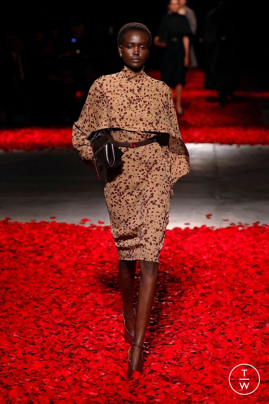 Fashion Week Milan Fall/Winter 2025 look 28 from the Ferragamo collection 女装
