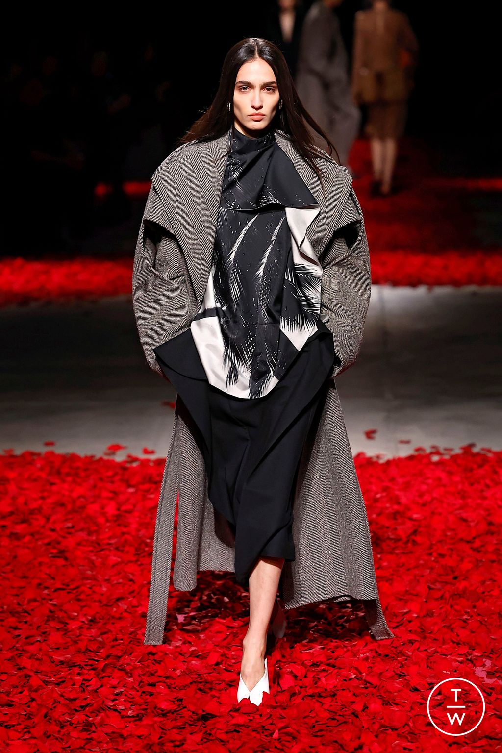 Fashion Week Milan Fall/Winter 2025 look 34 from the Ferragamo collection womenswear