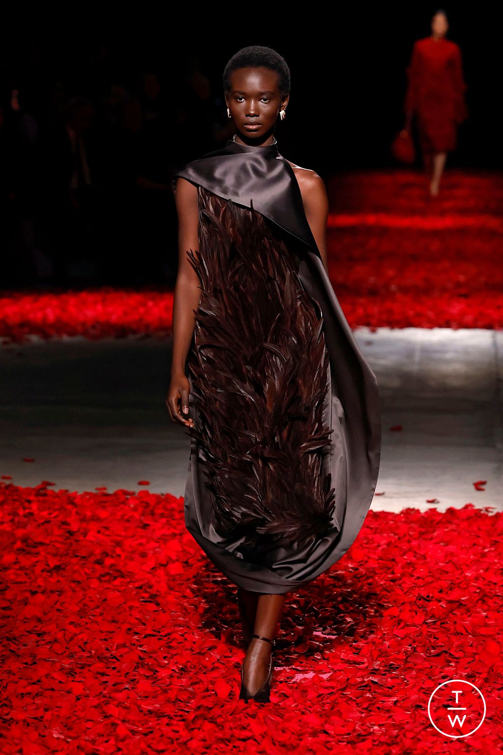 Fashion Week Milan Fall/Winter 2025 look 38 from the Ferragamo collection 女装