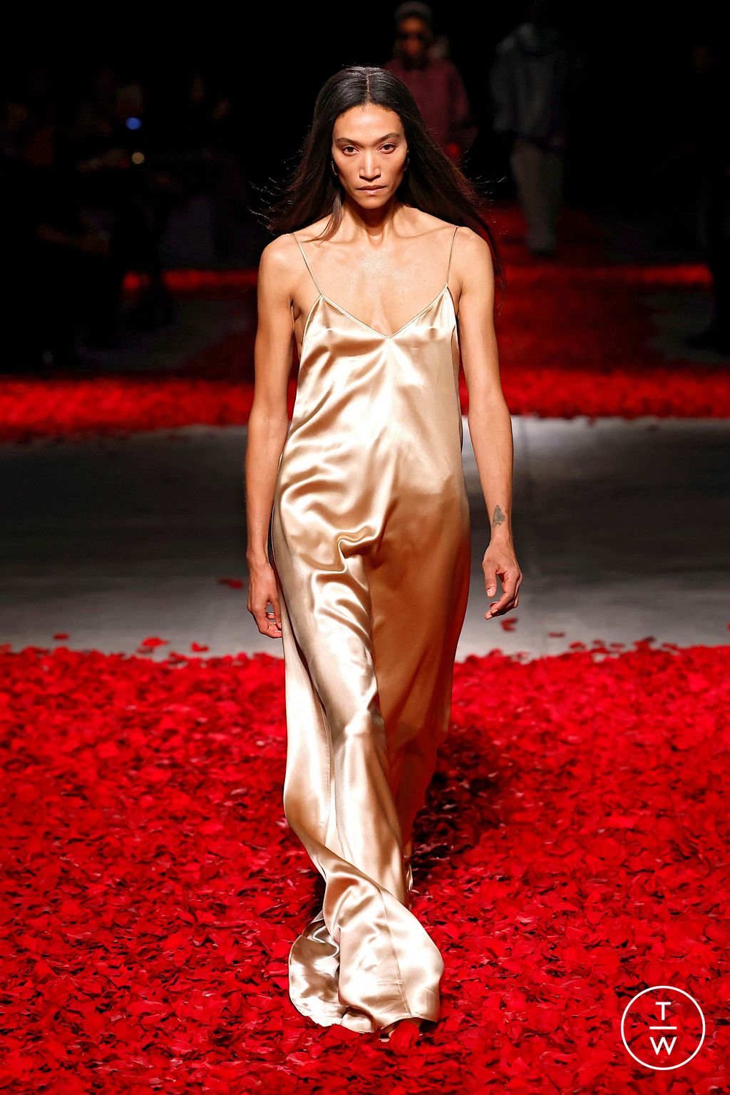 Fashion Week Milan Fall/Winter 2025 look 43 from the Ferragamo collection 女装