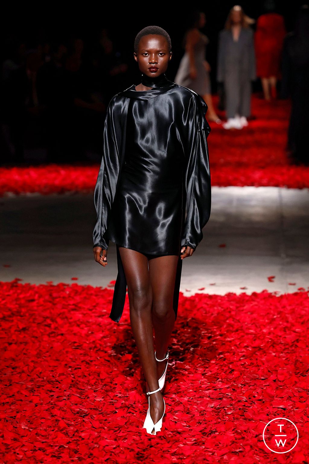 Fashion Week Milan Fall/Winter 2025 look 48 from the Ferragamo collection 女装