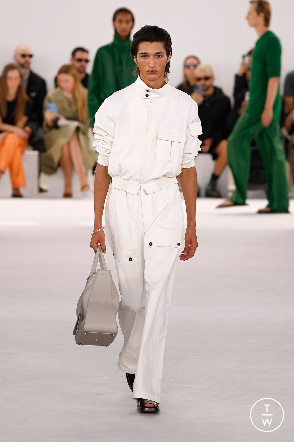 Fashion Week Milan Spring/Summer 2024 look 16 from the Ferragamo collection 女装