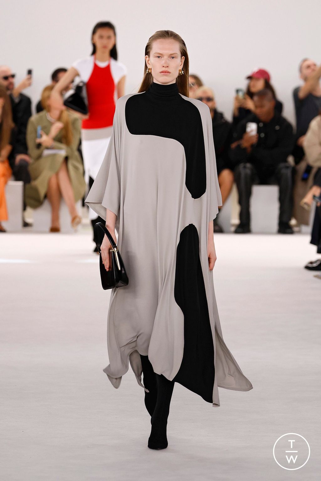 Fashion Week Milan Spring/Summer 2024 look 22 from the Ferragamo collection womenswear