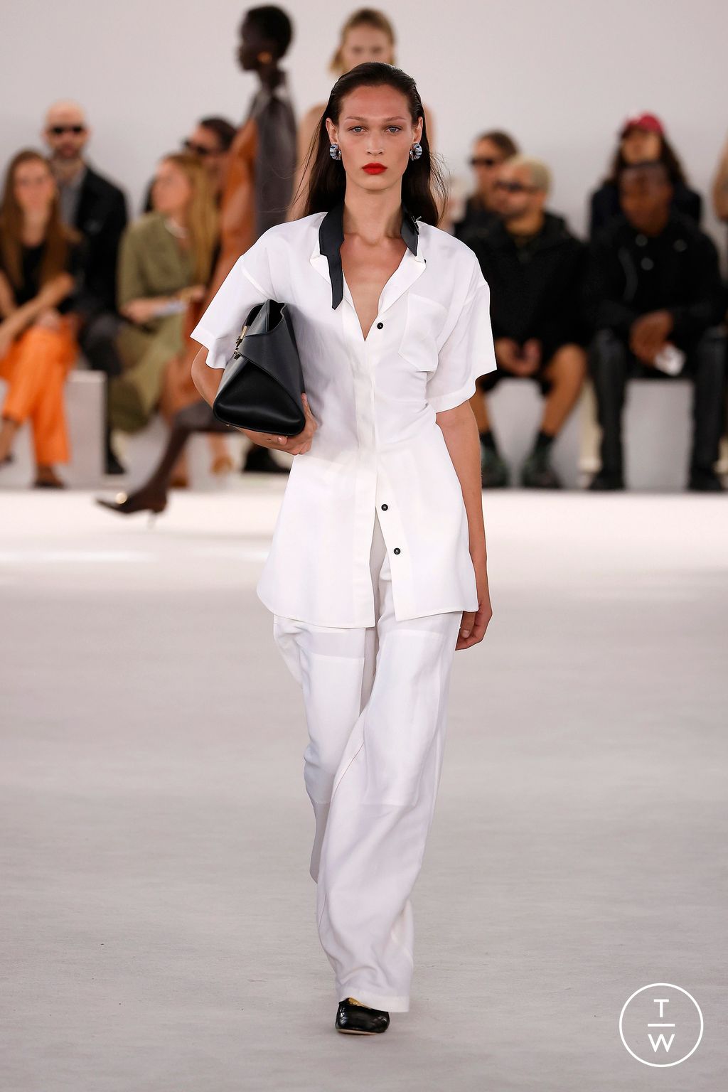 Fashion Week Milan Spring/Summer 2024 look 32 from the Ferragamo collection womenswear