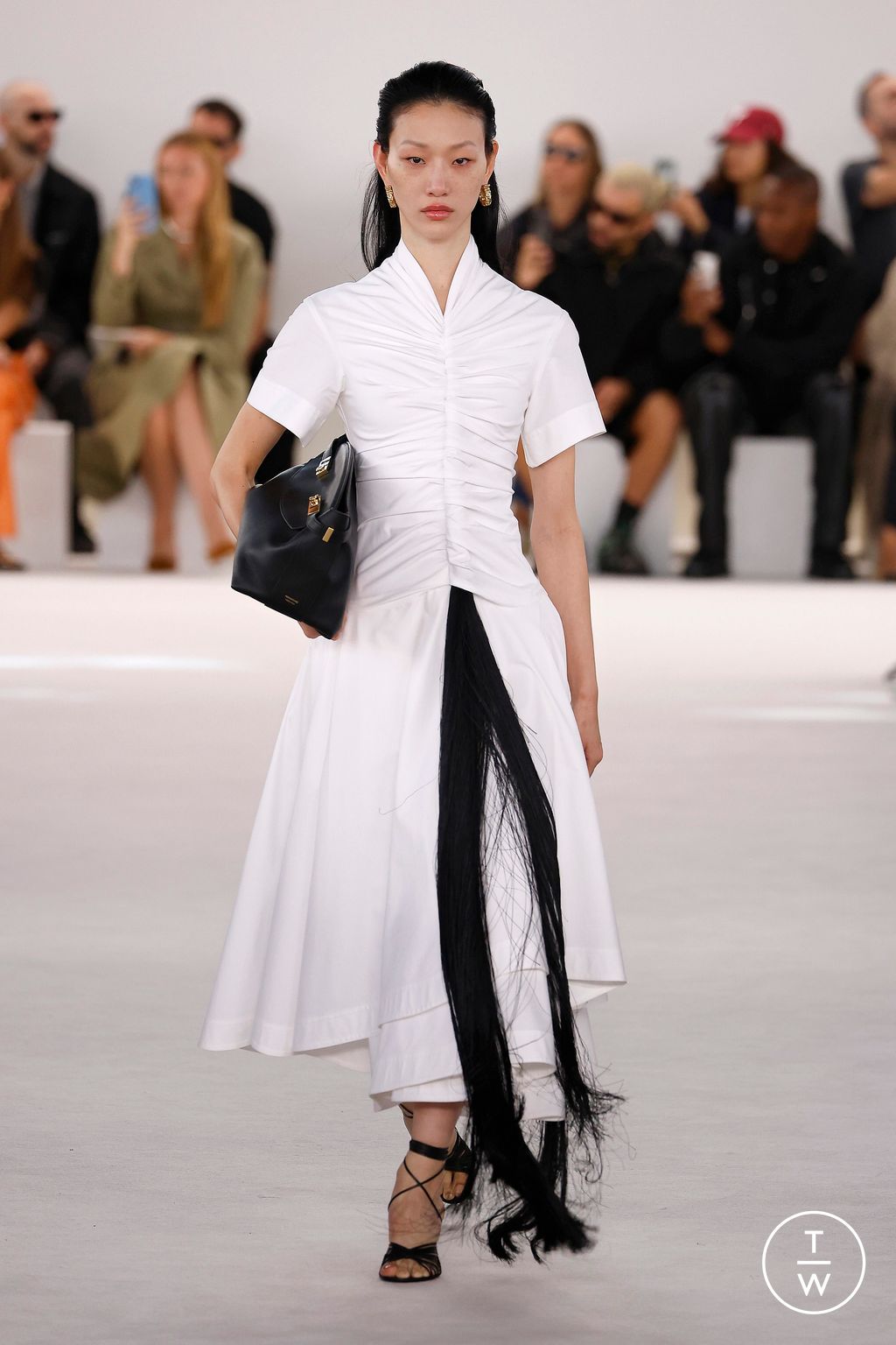 Fashion Week Milan Spring/Summer 2024 look 54 from the Ferragamo collection 女装