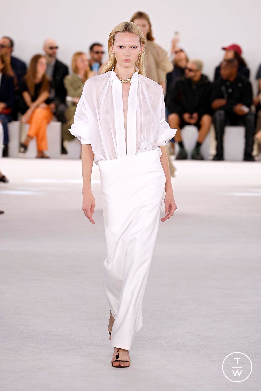 Fashion Week Milan Spring/Summer 2024 look 57 from the Ferragamo collection 女装