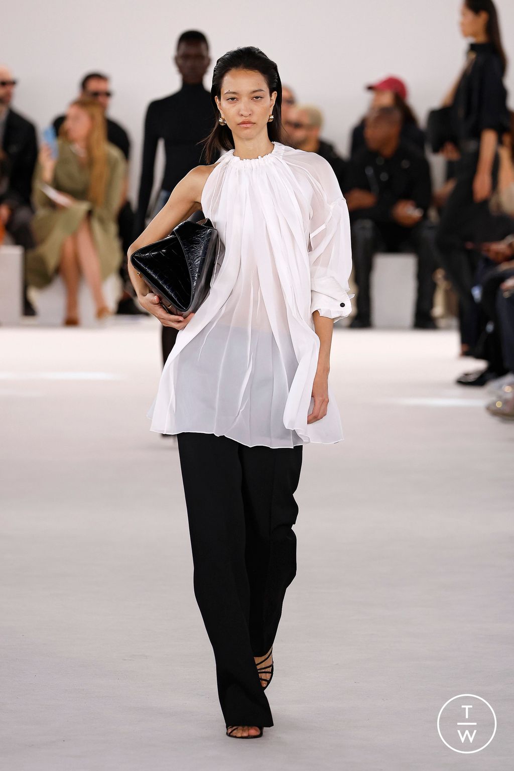 Fashion Week Milan Spring/Summer 2024 look 61 de la collection Ferragamo womenswear