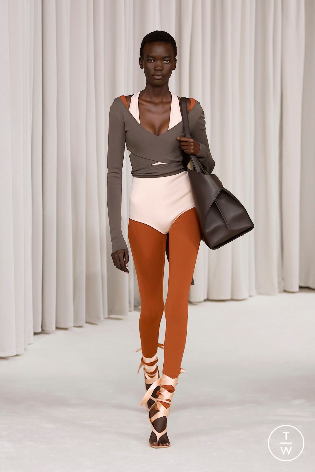Fashion Week Milan Spring/Summer 2025 look 6 from the Ferragamo collection womenswear
