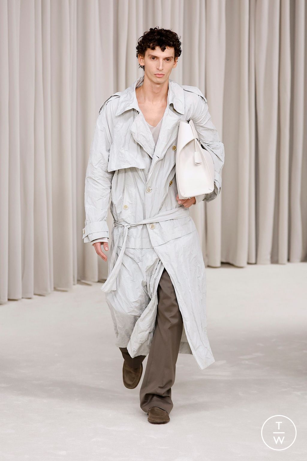 Fashion Week Milan Spring/Summer 2025 look 7 from the Ferragamo collection 女装