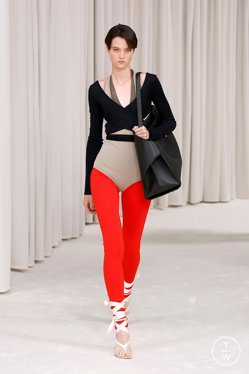 Fashion Week Milan Spring/Summer 2025 look 12 from the Ferragamo collection 女装