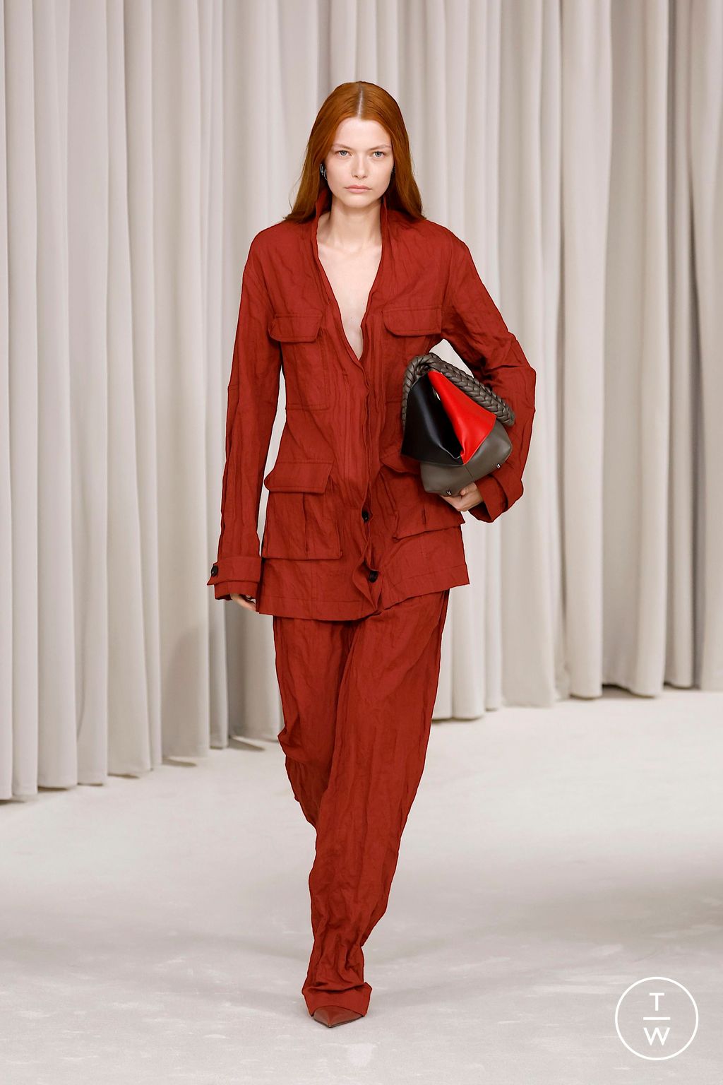 Fashion Week Milan Spring/Summer 2025 look 23 from the Ferragamo collection 女装