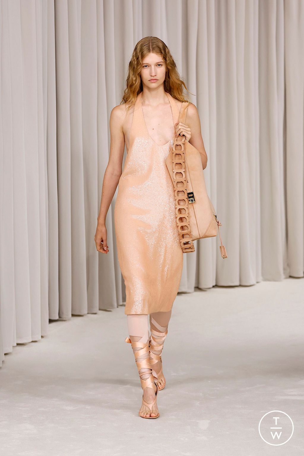 Fashion Week Milan Spring/Summer 2025 look 25 from the Ferragamo collection 女装