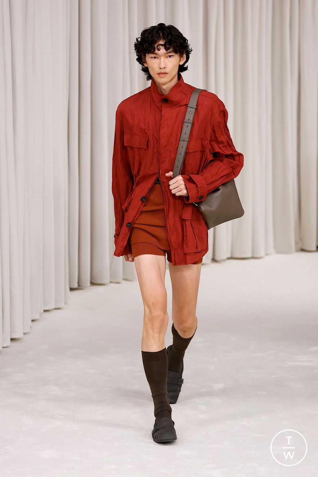 Fashion Week Milan Spring/Summer 2025 look 29 from the Ferragamo collection womenswear