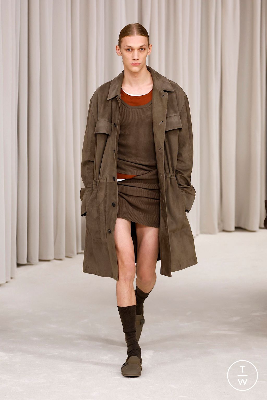 Fashion Week Milan Spring/Summer 2025 look 35 from the Ferragamo collection 女装