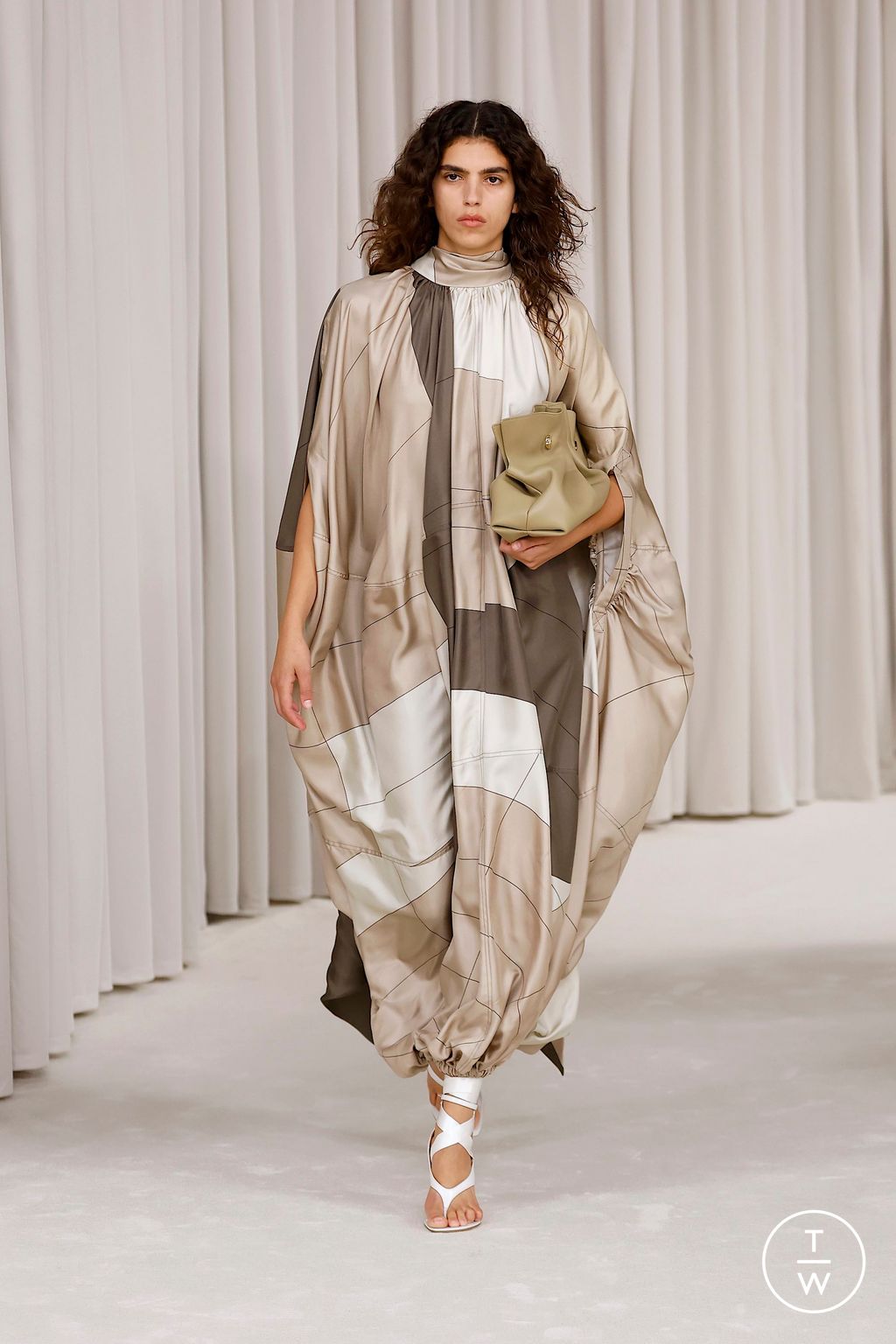 Fashion Week Milan Spring/Summer 2025 look 42 from the Ferragamo collection womenswear