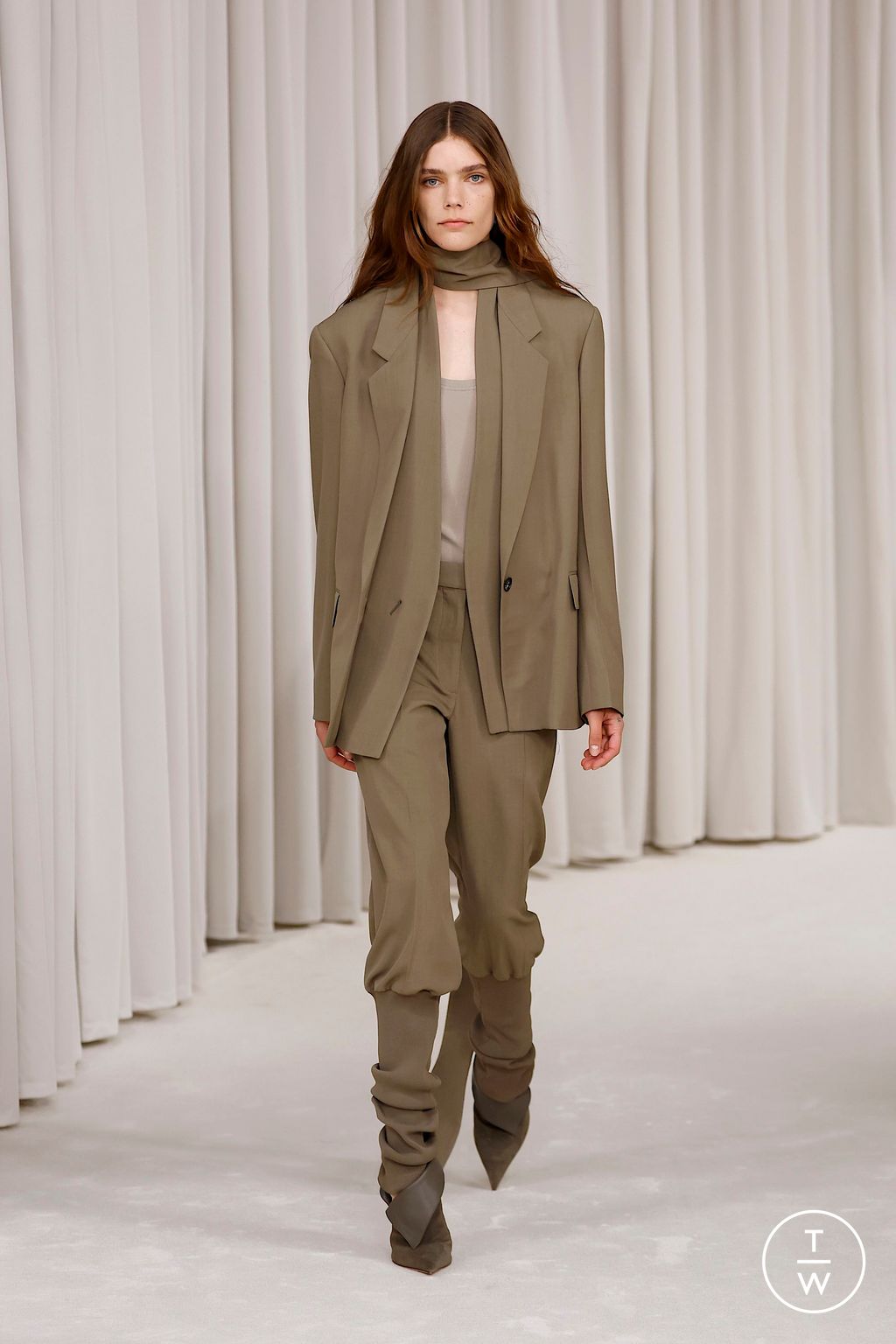 Fashion Week Milan Spring/Summer 2025 look 46 de la collection Ferragamo womenswear