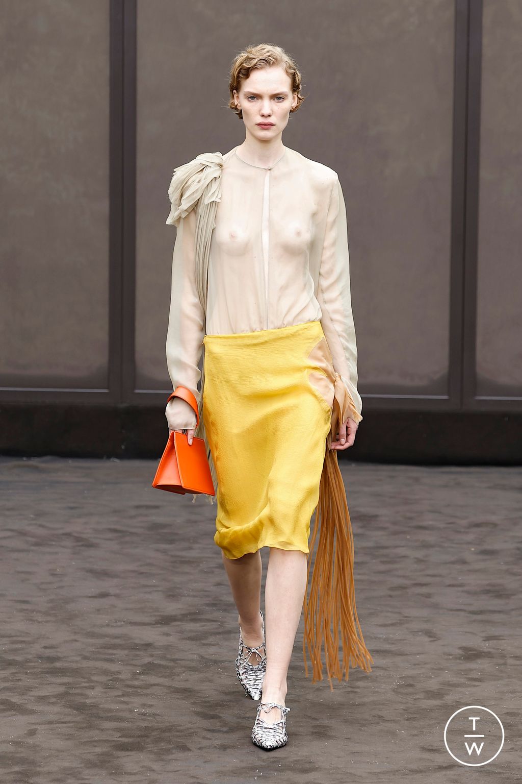 Fashion Week Milan Spring/Summer 2026 look 21 from the Ferragamo collection womenswear