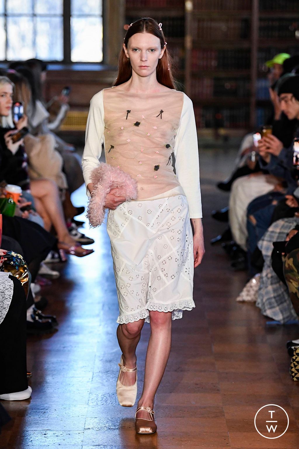 Fashion Week New York Fall/Winter 2023 look 2 from the Sandy Liang collection 女装
