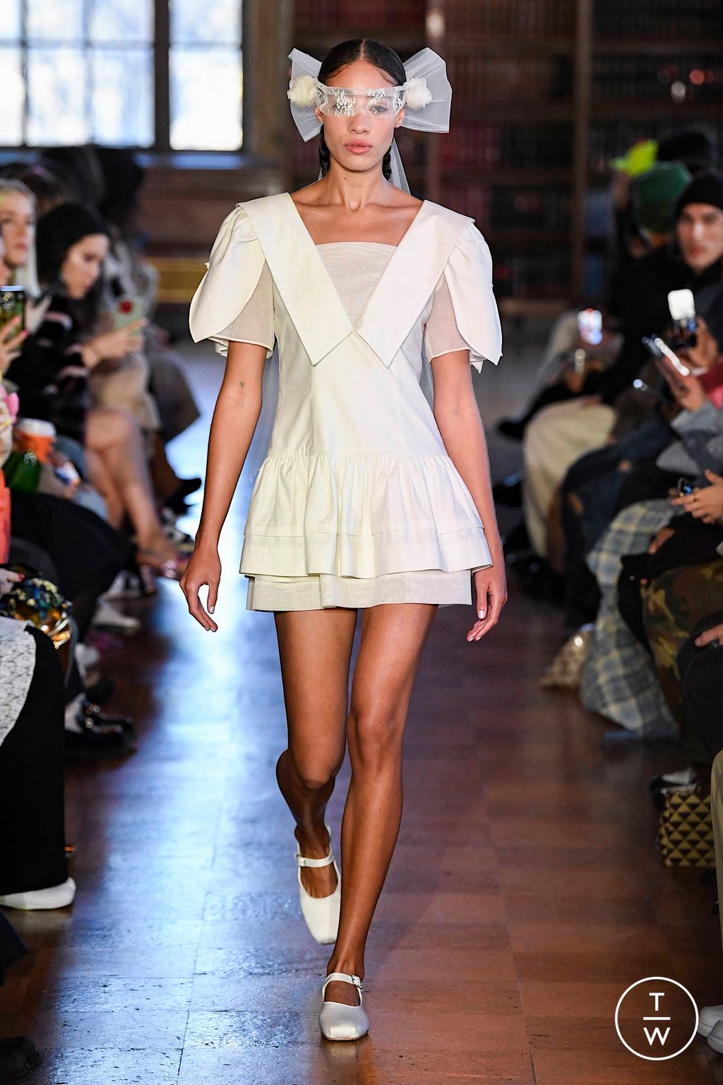 Fashion Week New York Fall/Winter 2023 look 3 de la collection Sandy Liang womenswear