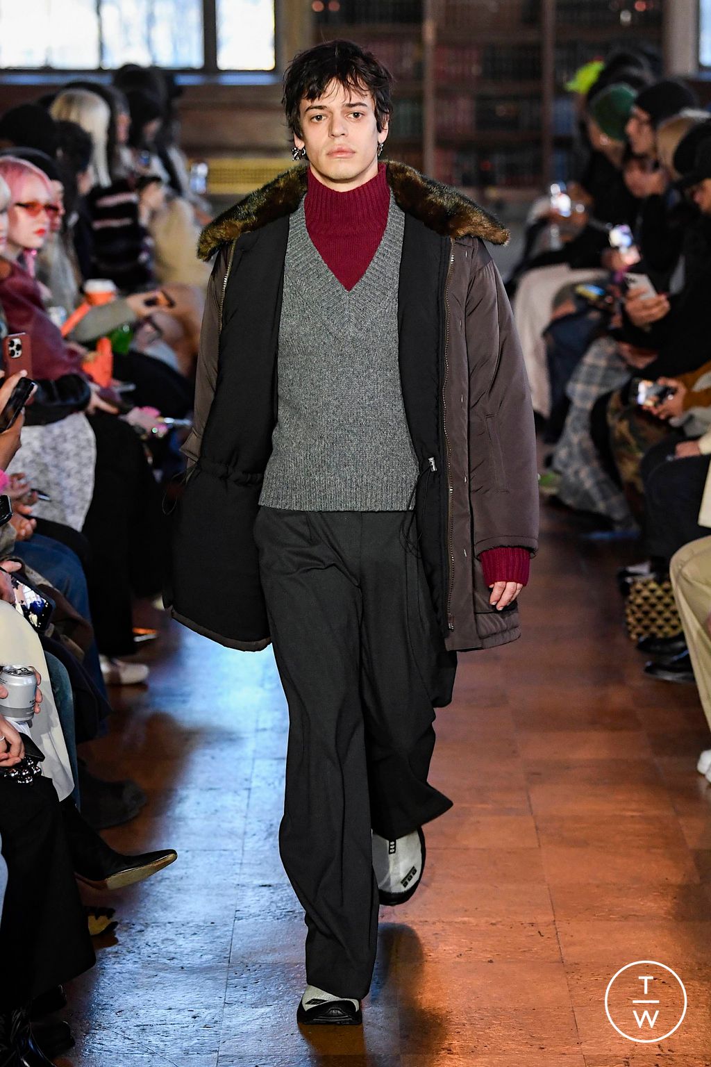 Fashion Week New York Fall/Winter 2023 look 19 de la collection Sandy Liang womenswear