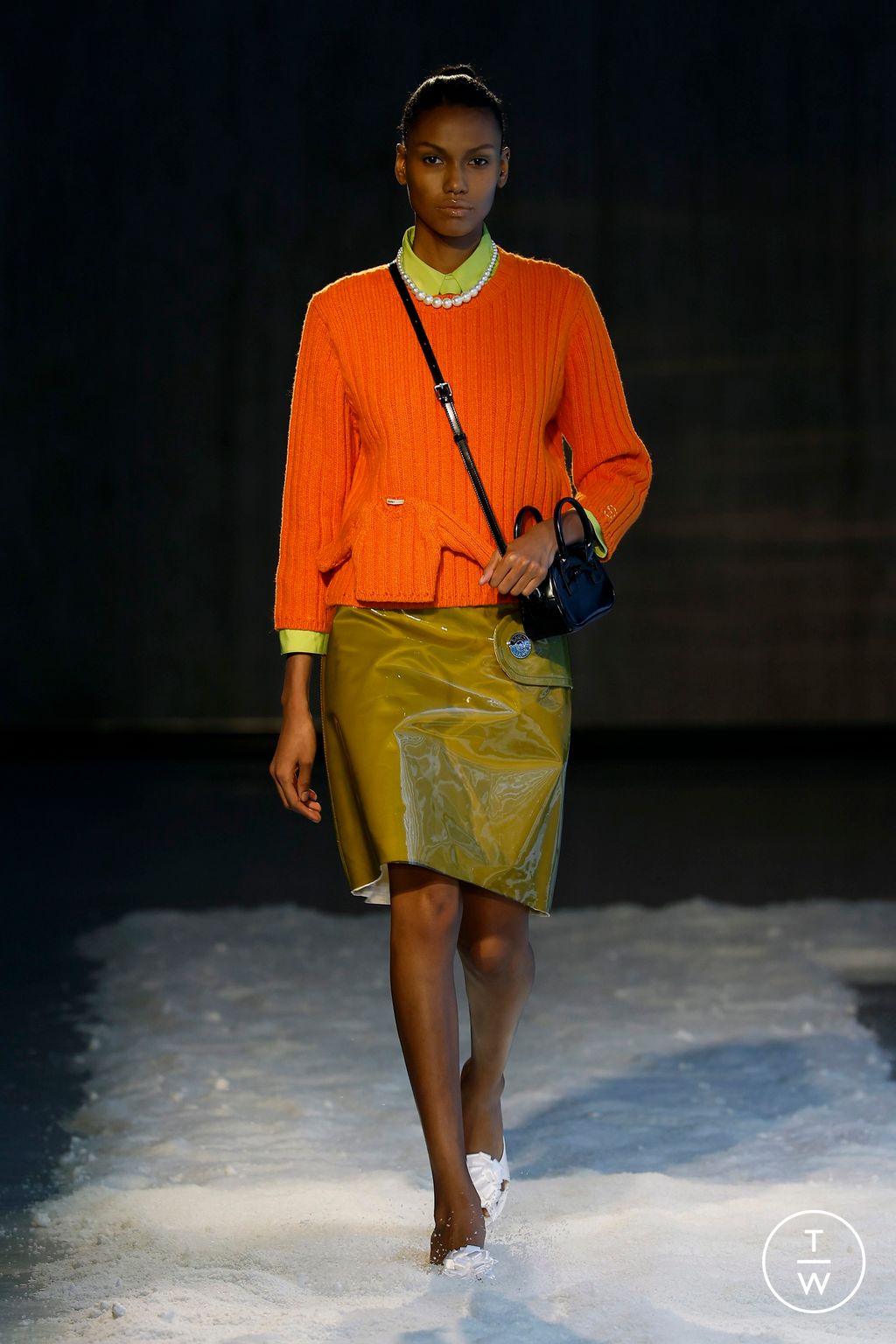 Fashion Week New York Fall/Winter 2025 look 17 from the Sandy Liang collection 女装