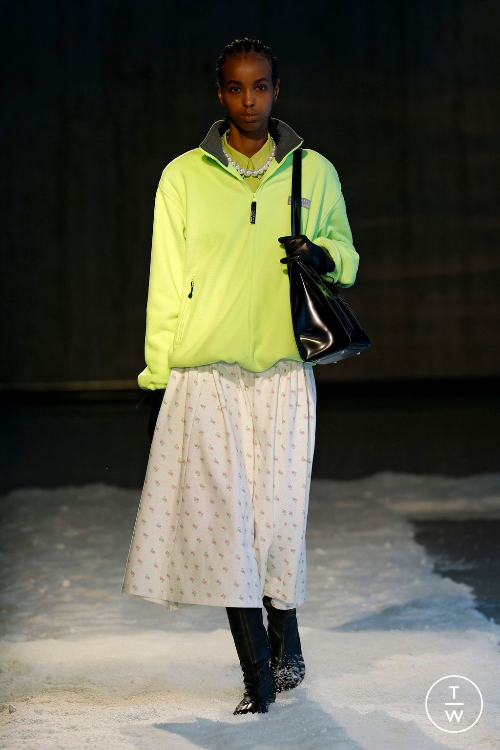 Fashion Week New York Fall/Winter 2025 look 27 from the Sandy Liang collection womenswear