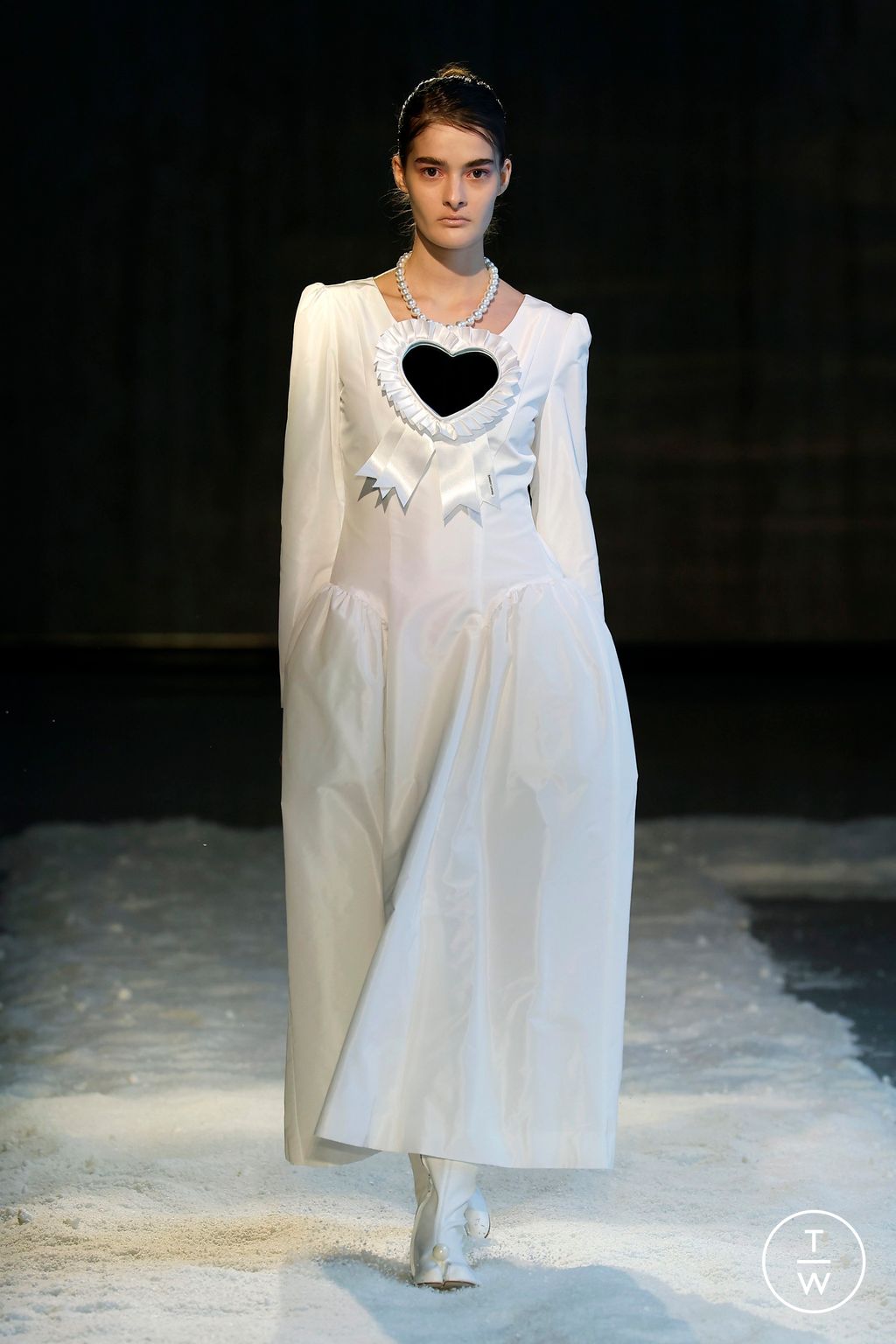 Fashion Week New York Fall/Winter 2025 look 34 from the Sandy Liang collection womenswear