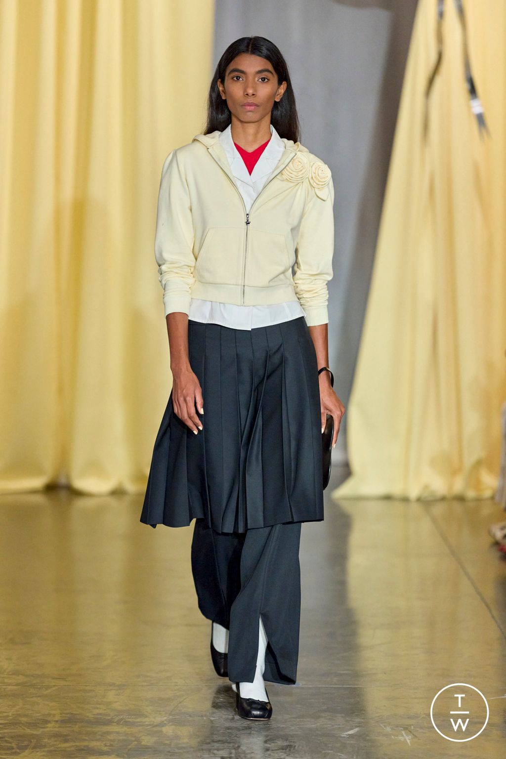 Fashion Week New York Fall/Winter 2024 look 3 de la collection Sandy Liang womenswear
