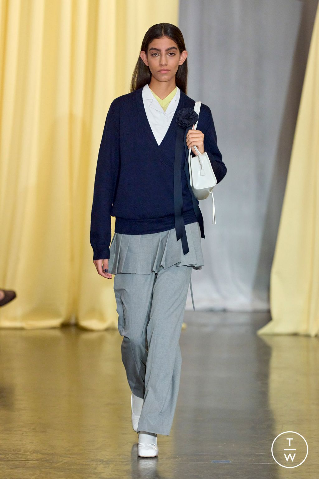 Fashion Week New York Fall/Winter 2024 look 4 de la collection Sandy Liang womenswear