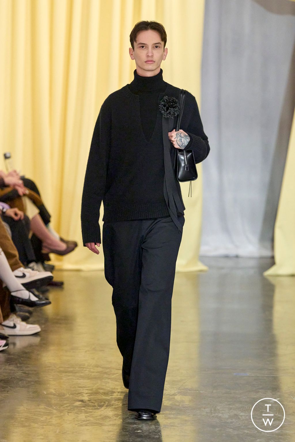 Fashion Week New York Fall/Winter 2024 look 7 de la collection Sandy Liang womenswear