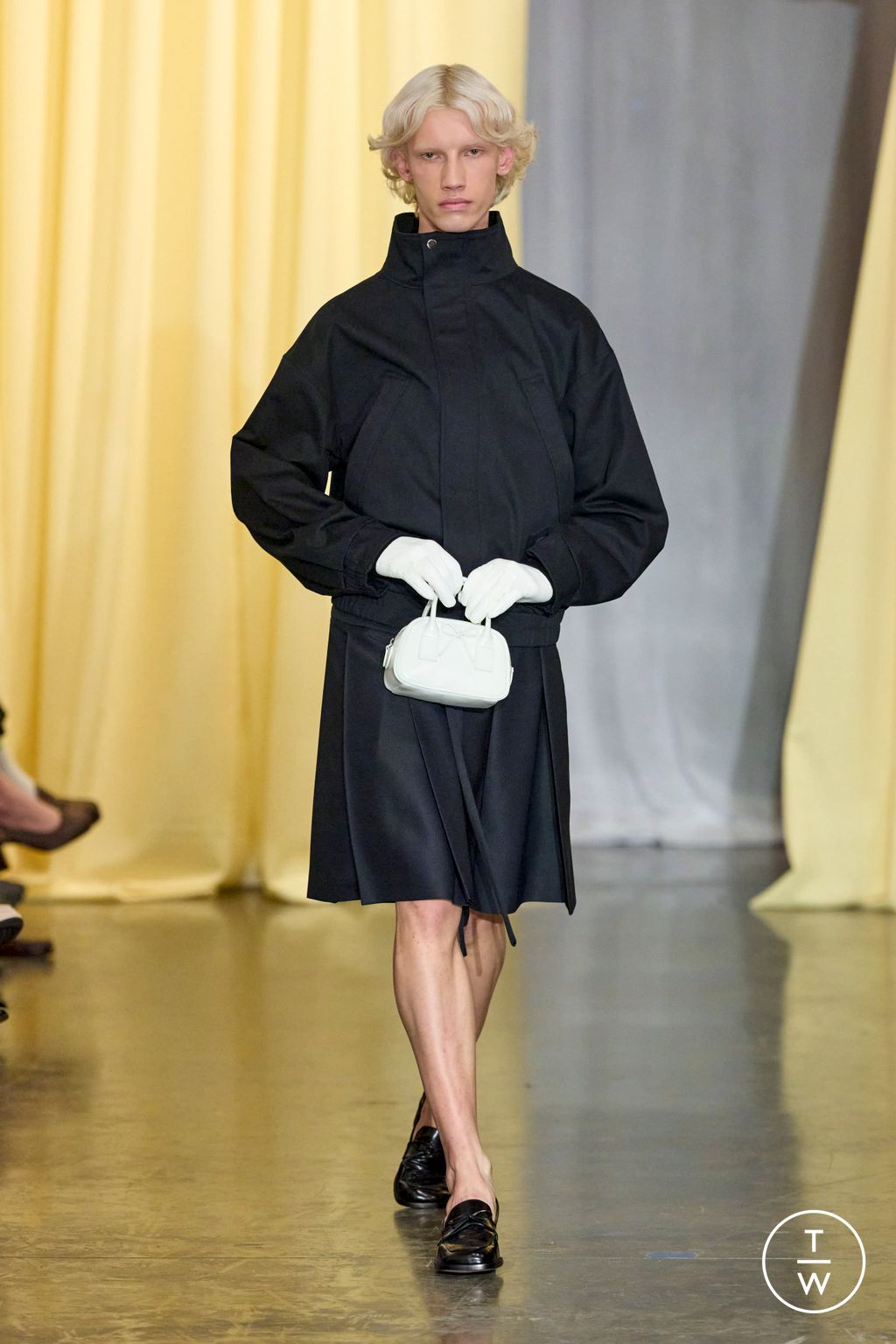 Fashion Week New York Fall/Winter 2024 look 11 de la collection Sandy Liang womenswear