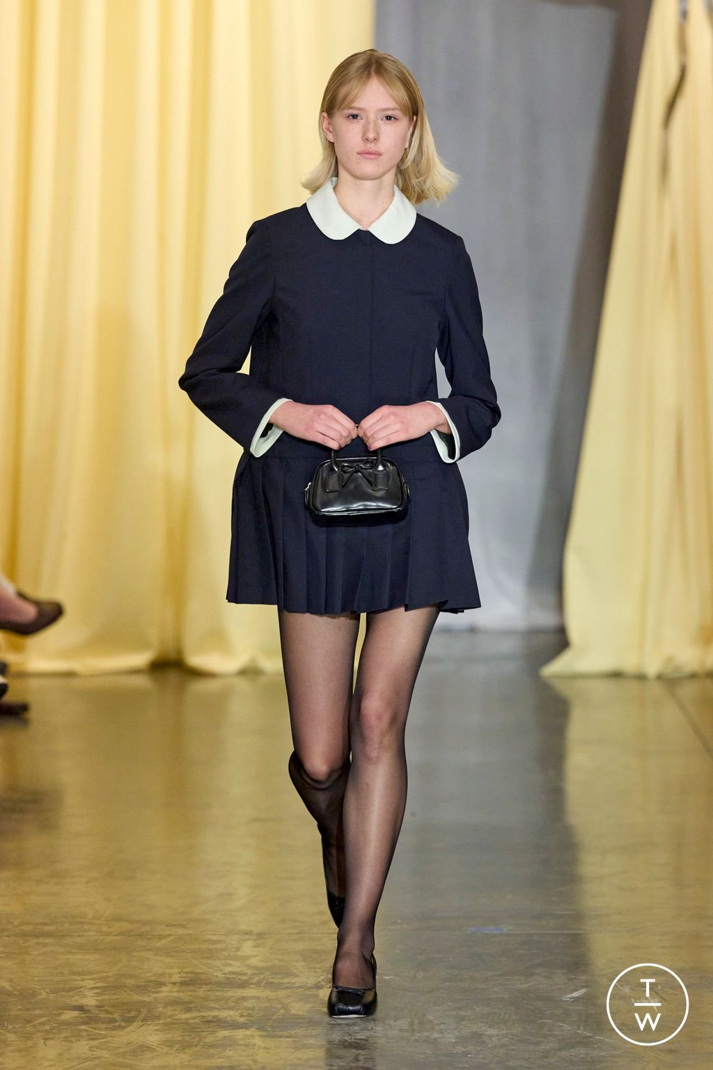 Fashion Week New York Fall/Winter 2024 look 12 de la collection Sandy Liang womenswear
