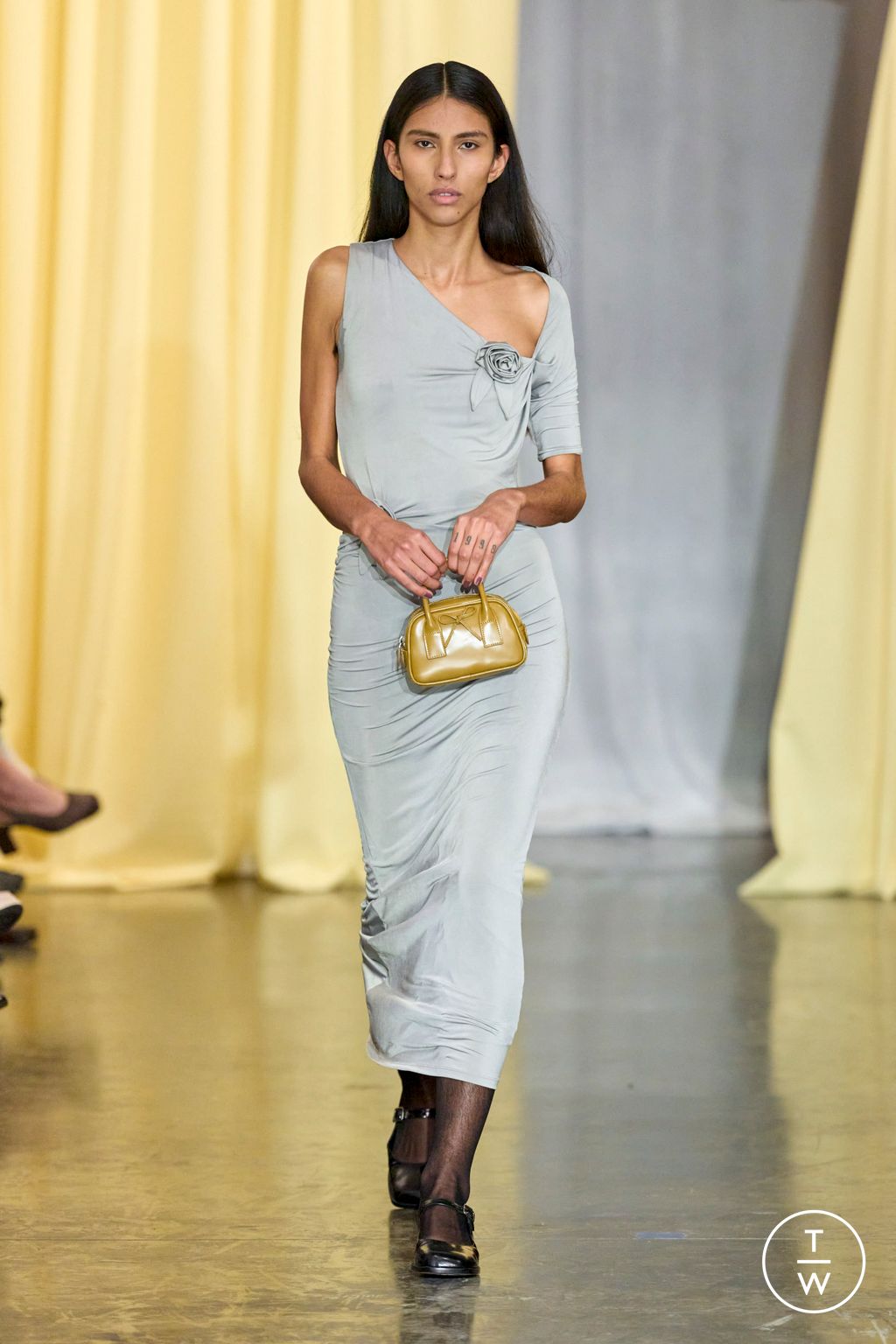 Fashion Week New York Fall/Winter 2024 look 18 de la collection Sandy Liang womenswear