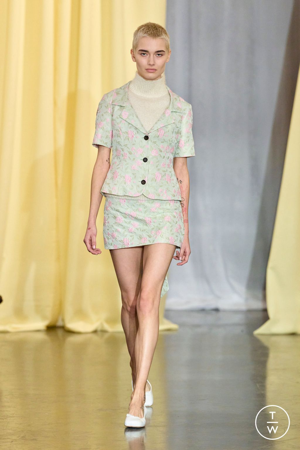 Fashion Week New York Fall/Winter 2024 look 22 de la collection Sandy Liang womenswear