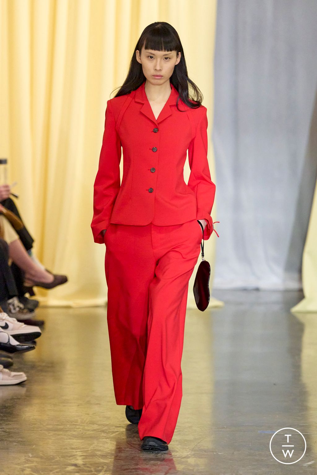 Fashion Week New York Fall/Winter 2024 look 27 de la collection Sandy Liang womenswear