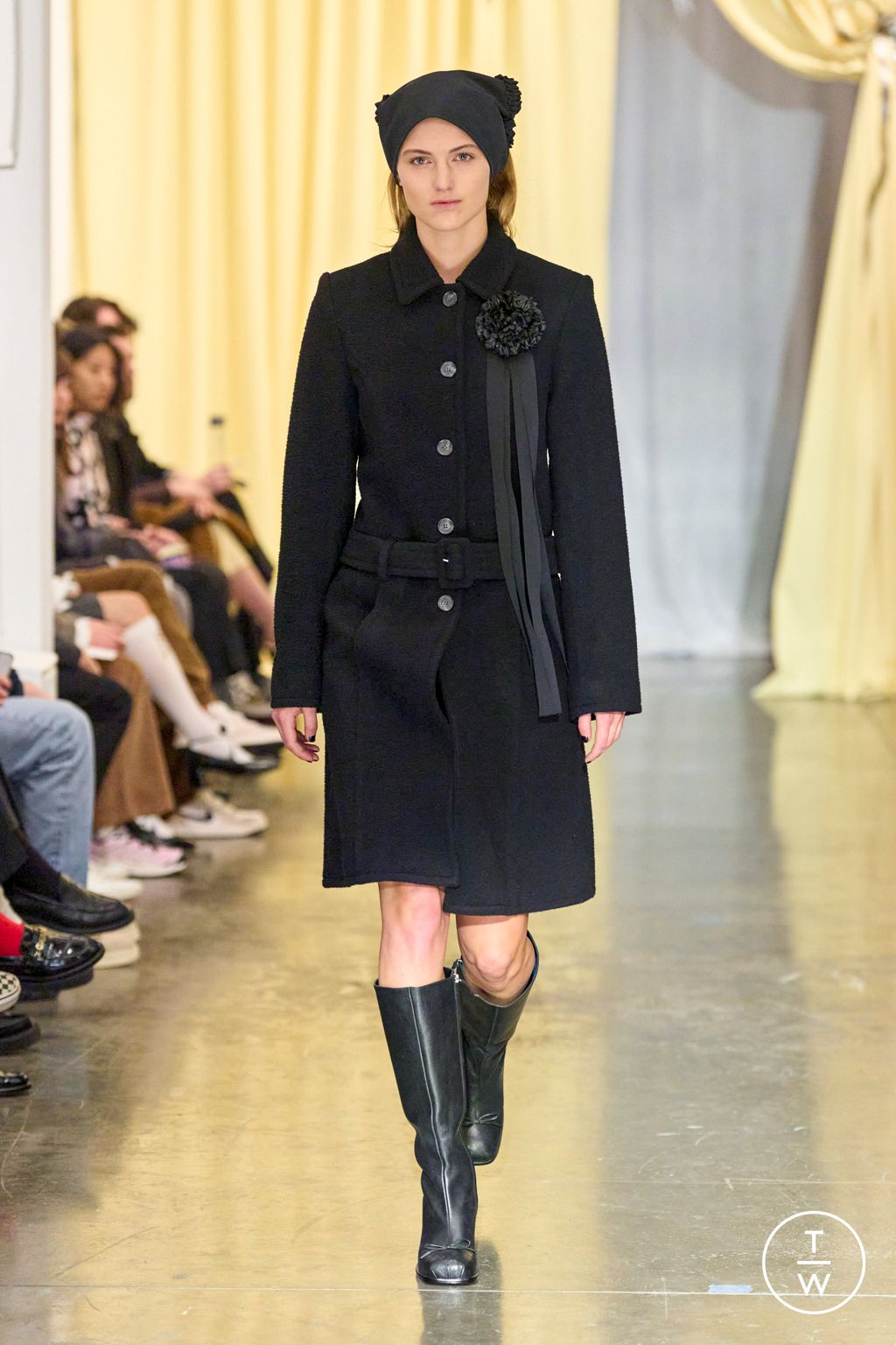 Fashion Week New York Fall/Winter 2024 look 28 from the Sandy Liang collection womenswear