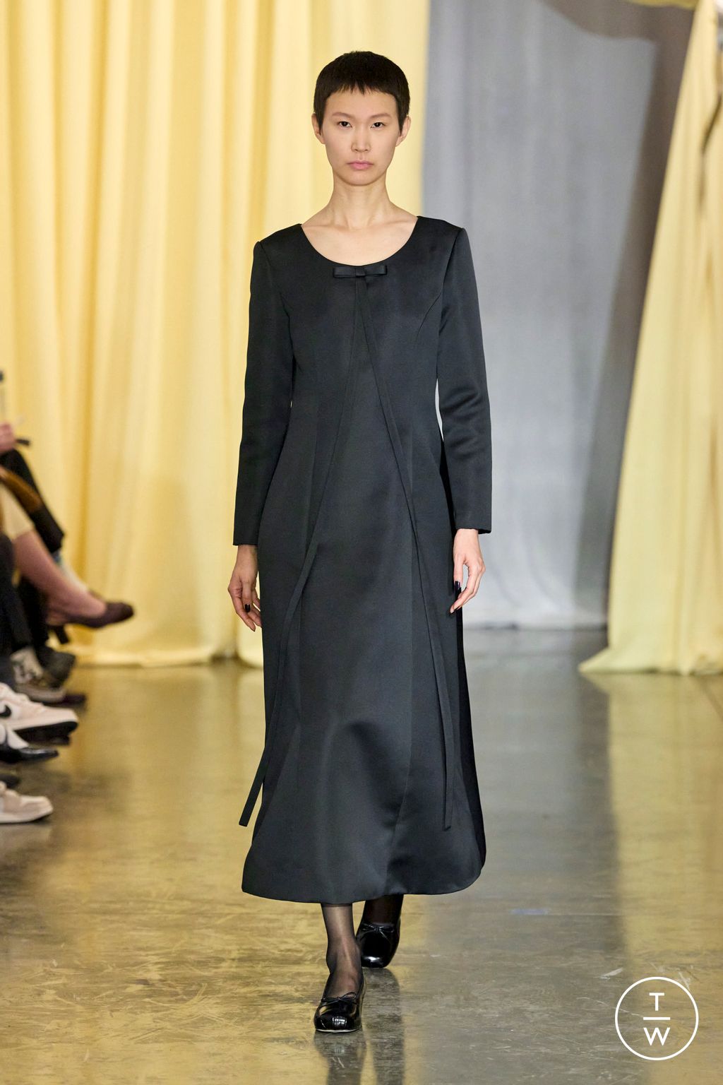 Fashion Week New York Fall/Winter 2024 look 37 from the Sandy Liang collection 女装