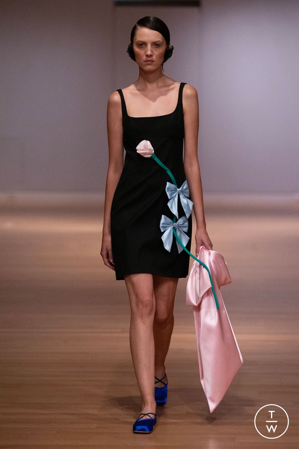 Fashion Week New York Spring/Summer 2024 look 12 de la collection Sandy Liang womenswear