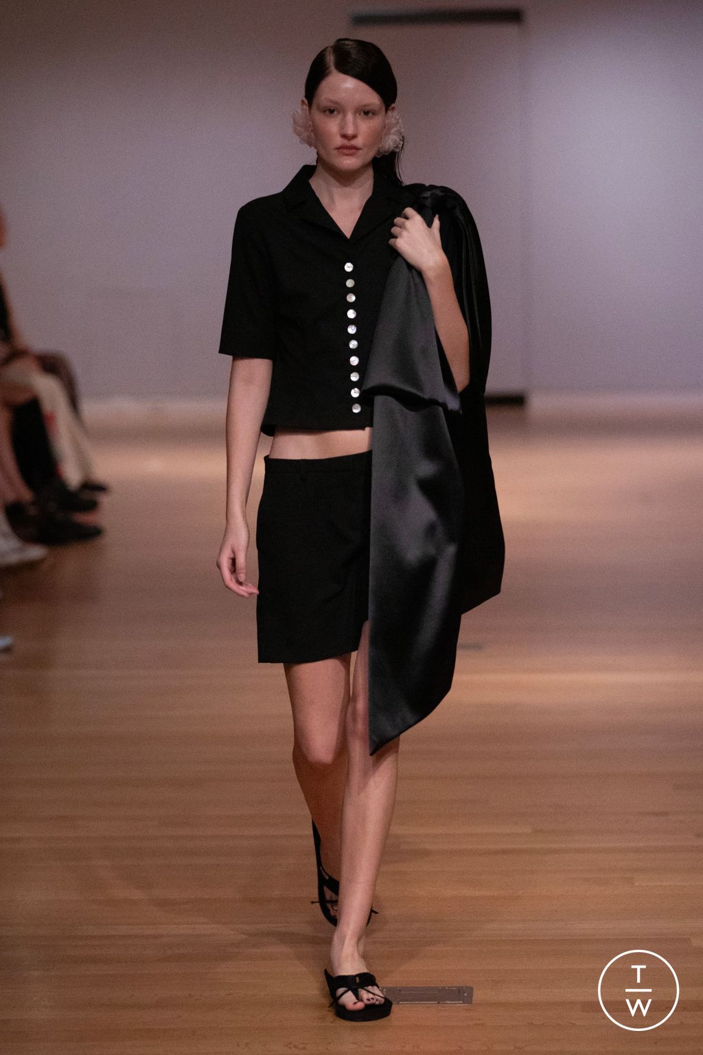 Fashion Week New York Spring/Summer 2024 look 19 de la collection Sandy Liang womenswear