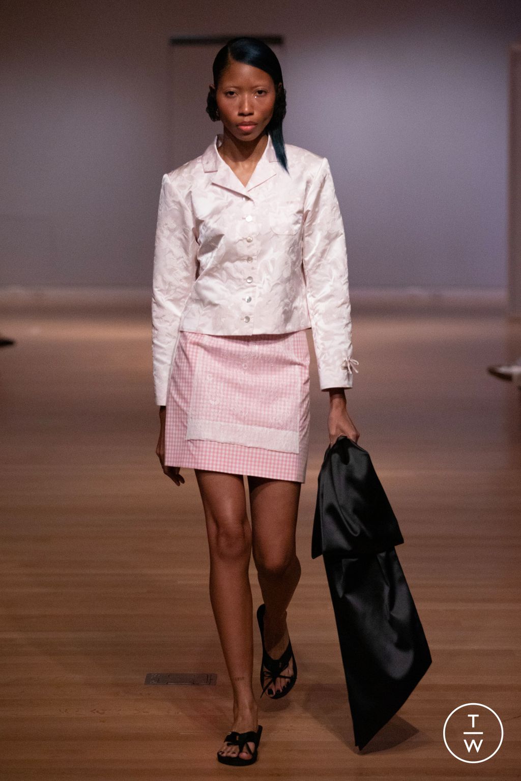 Fashion Week New York Spring/Summer 2024 look 26 de la collection Sandy Liang womenswear