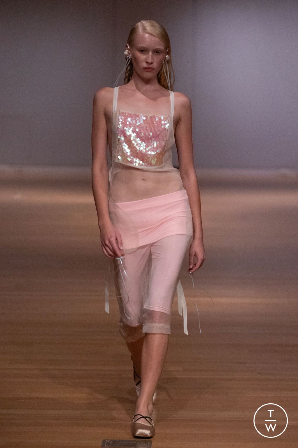 Fashion Week New York Spring/Summer 2024 look 30 de la collection Sandy Liang womenswear