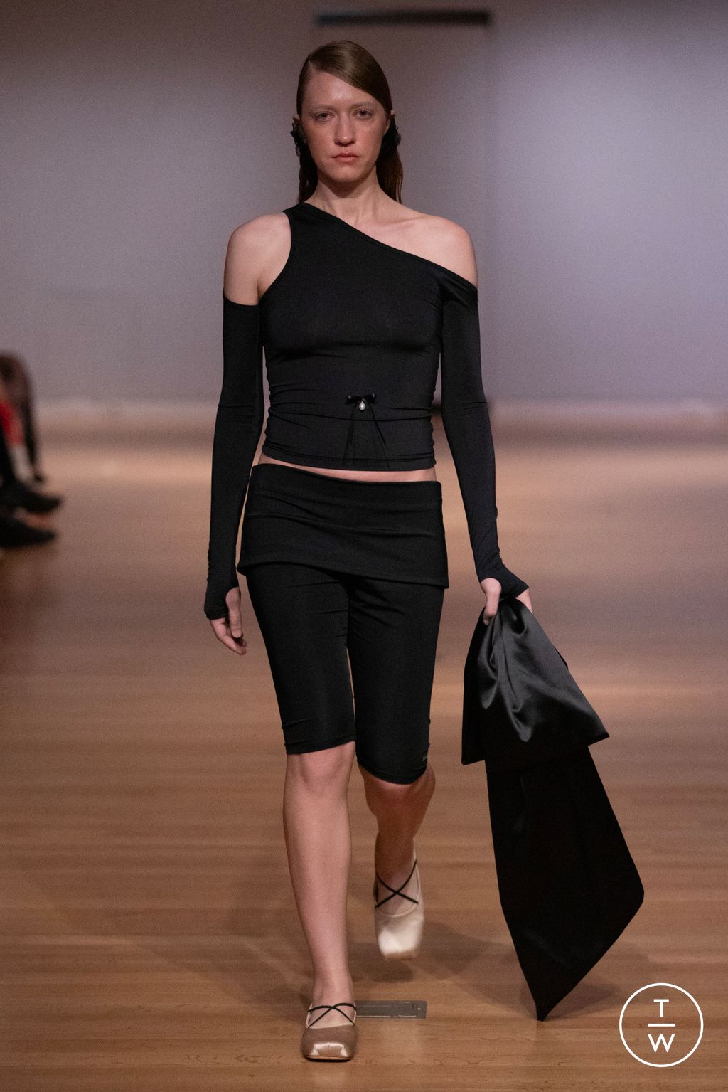 Fashion Week New York Spring/Summer 2024 look 33 de la collection Sandy Liang womenswear